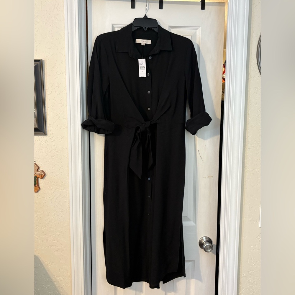 A women’s size 4 belted midi shirt dress.